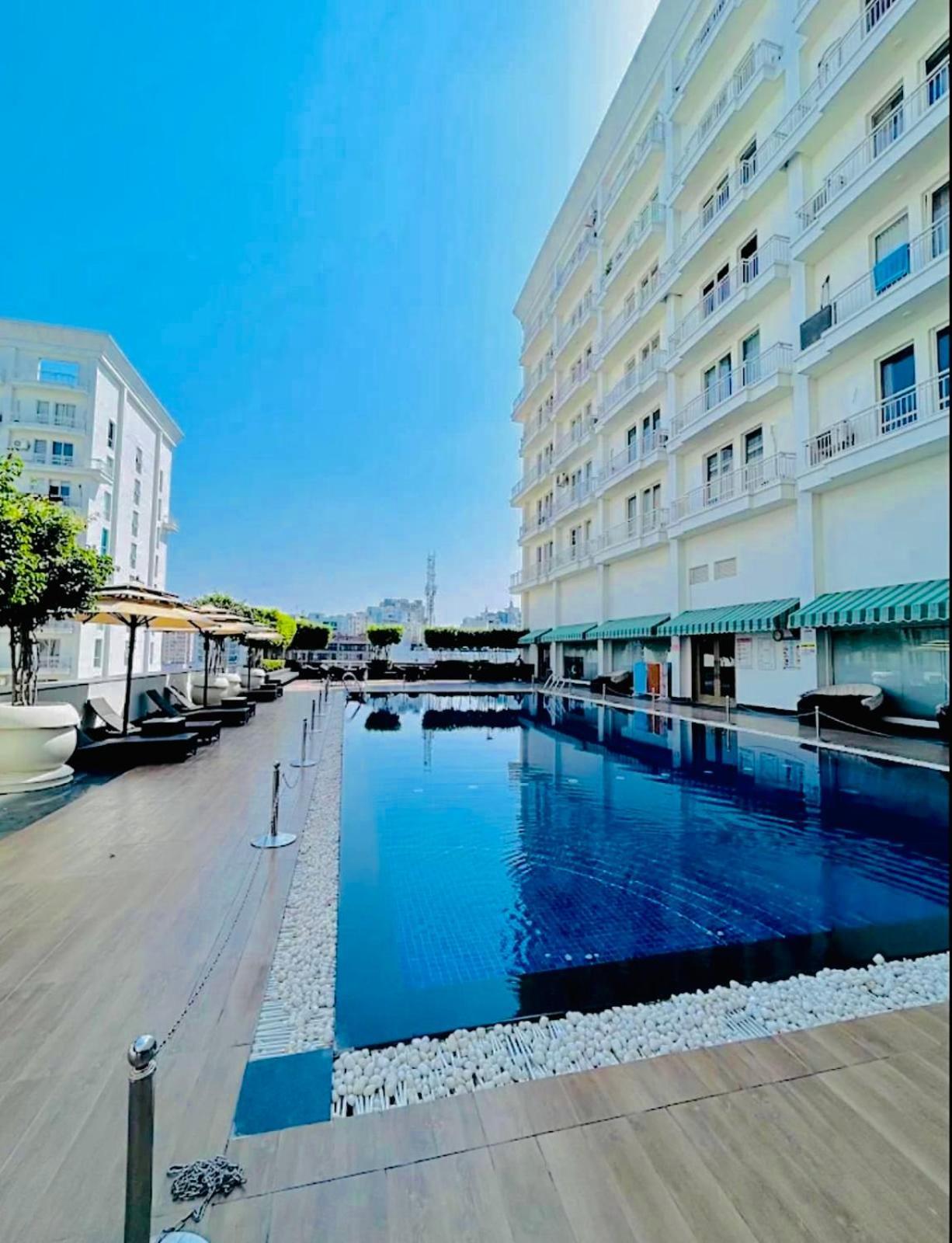 Dolphin Inn & Suites Manhattan Lucknow Luaran gambar