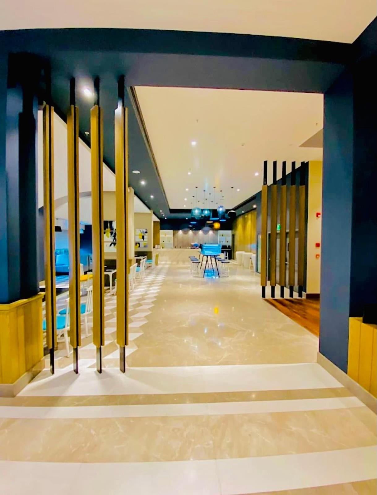 Dolphin Inn & Suites Manhattan Lucknow Luaran gambar